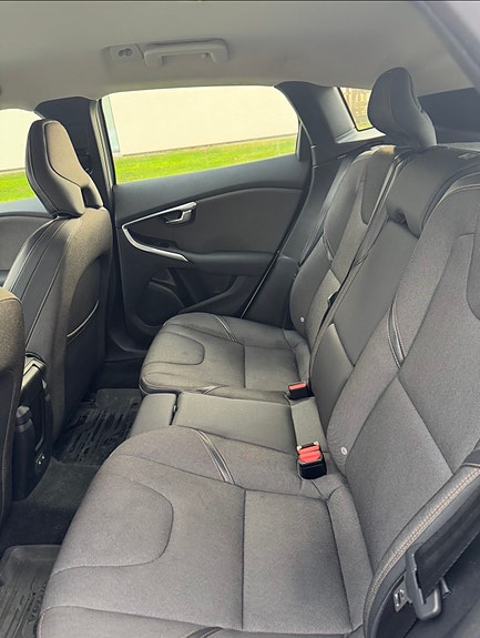 Volvo V40 Cross Country 6 of 8