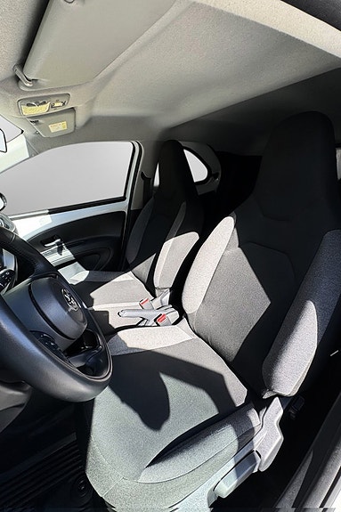 Toyota Aygo X 12 of 23