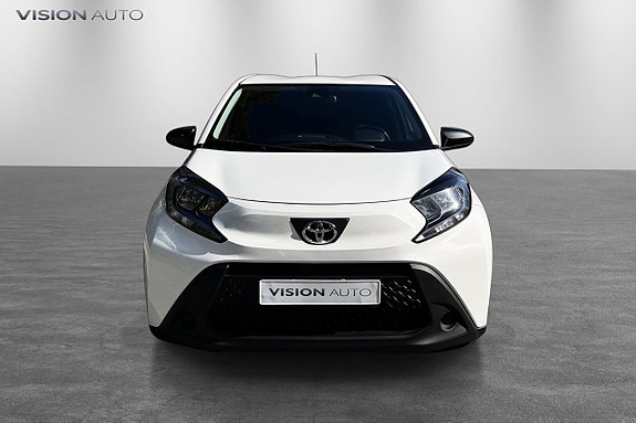 Toyota Aygo X 2 of 23