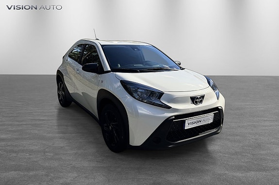 Toyota Aygo X 3 of 23