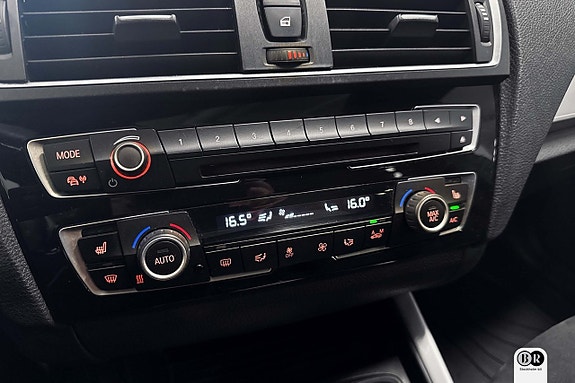 BMW M140i 13 of 19