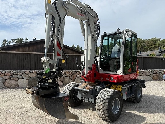 Takeuchi TB370W 2 of 4