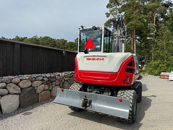Takeuchi TB370W 4 of 4