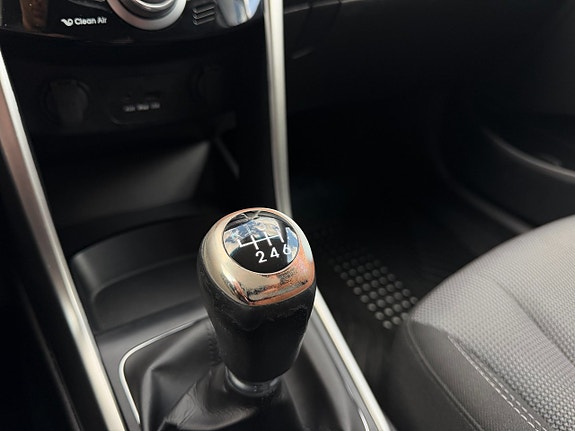 Hyundai i30 24 of 26