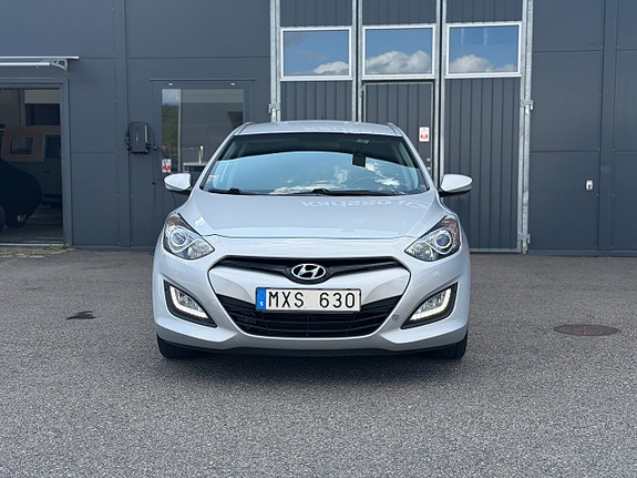 Hyundai i30 8 of 26
