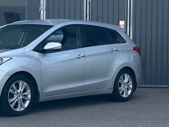 Hyundai i30 3 of 26