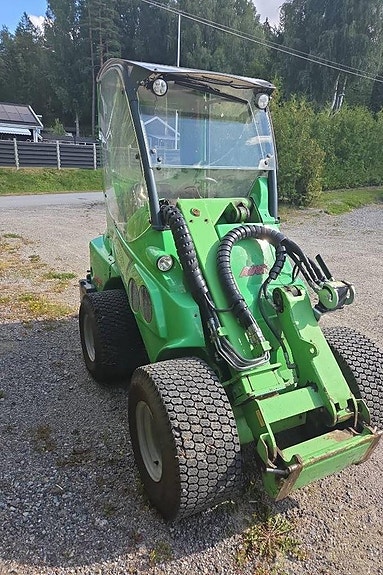 Avant 630 Kompaktlastare med hytt och värme 5 of 24