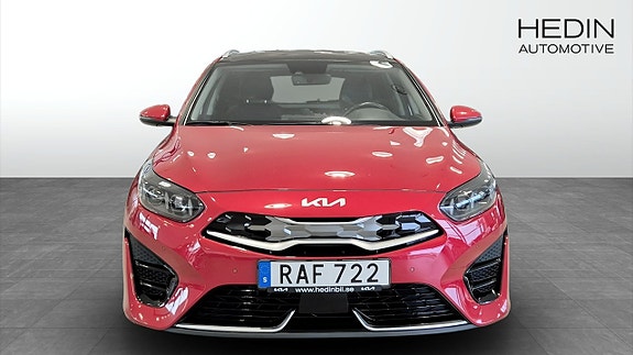 Kia Ceed 2 of 12