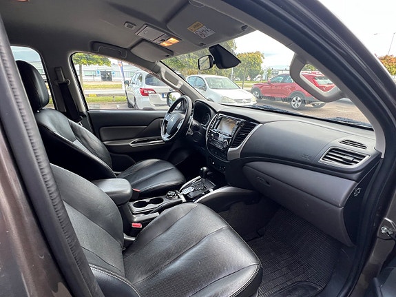 Mitsubishi L200 15 of 30