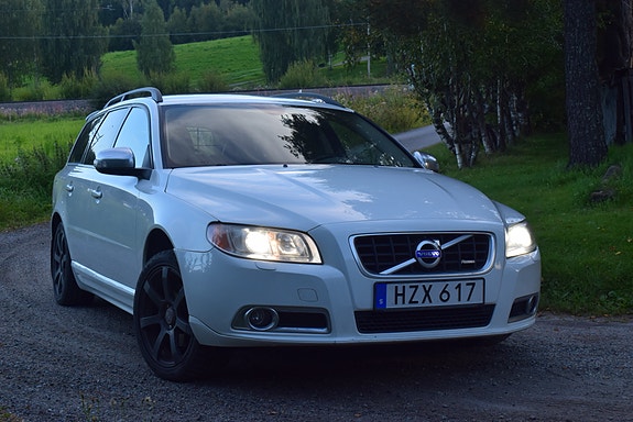 Volvo V70 4 of 12