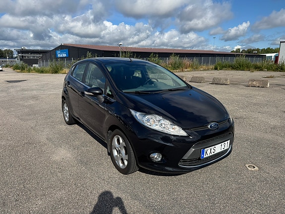 Ford Fiesta 2 of 6