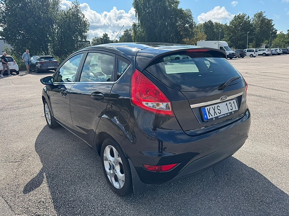 Ford Fiesta 4 of 6
