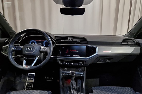 Audi Q3 8 of 16