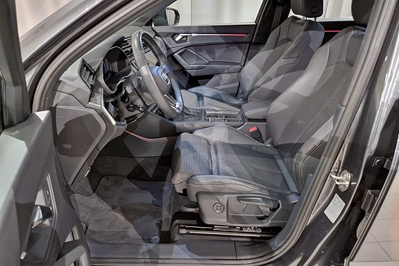 Audi Q3 7 of 16