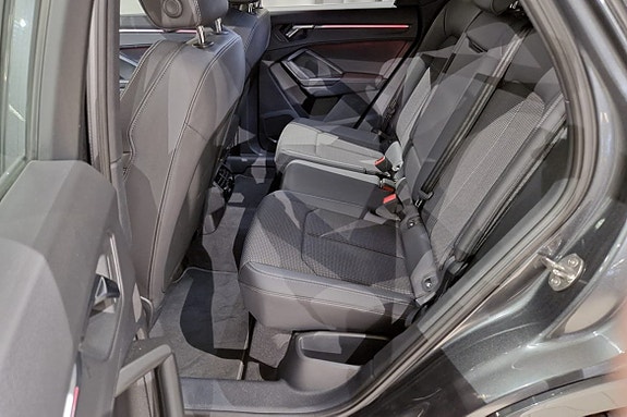 Audi Q3 16 of 16