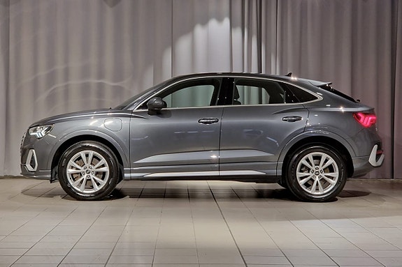 Audi Q3 2 of 16