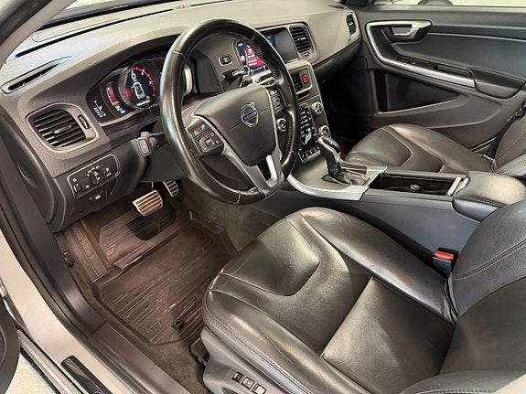 Volvo S60 Cross Country 10 of 18