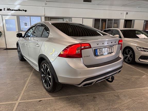 Volvo S60 Cross Country 4 of 18