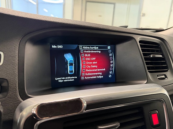 Volvo S60 Cross Country 15 of 18