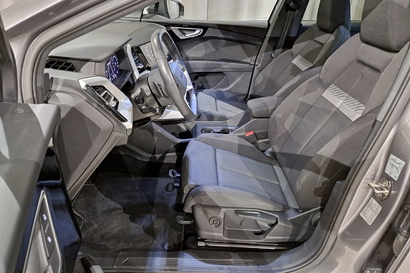 Audi Q4 e-tron 6 of 16