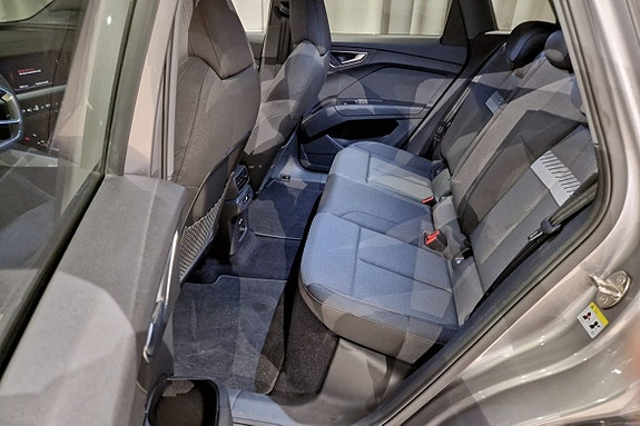 Audi Q4 e-tron 15 of 16