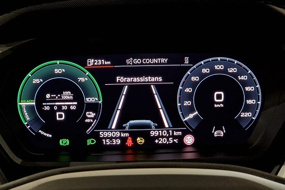 Audi Q4 e-tron 10 of 16