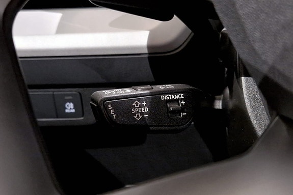 Audi Q4 e-tron 8 of 16