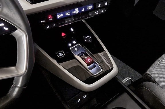 Audi Q4 e-tron 14 of 16