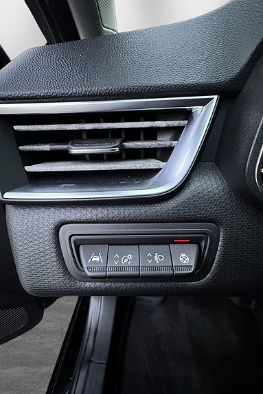 Renault Clio 11 of 23