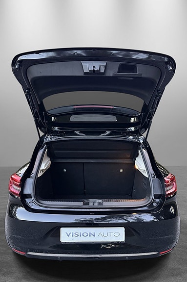 Renault Clio 23 of 23
