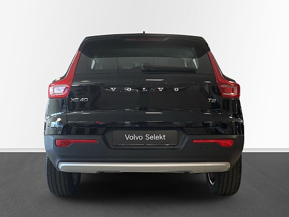 Volvo XC40 8 of 18