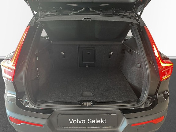 Volvo XC40 14 of 18