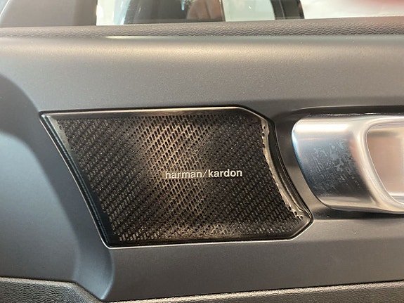 Volvo XC40 17 of 18