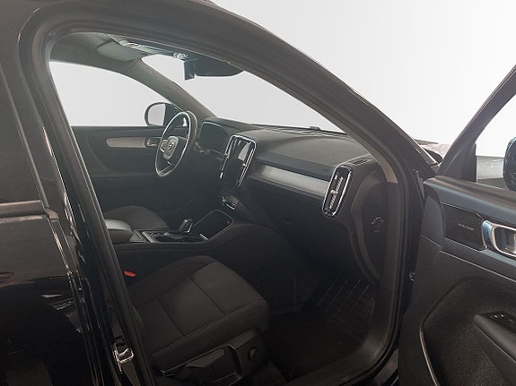 Volvo XC40 5 of 18