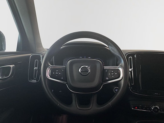 Volvo XC40 11 of 18