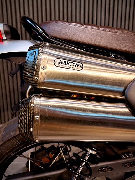 Triumph Scrambler 1200 XC Arrow 11 of 19