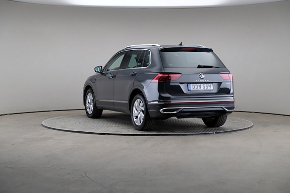 Volkswagen Tiguan 2 of 27