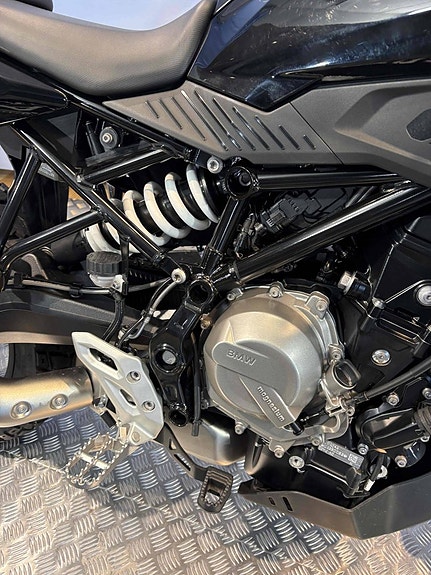 BMW F 450 GS 11 of 15