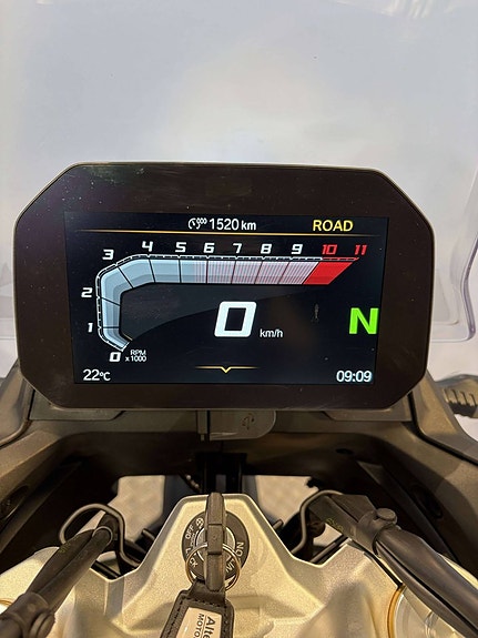 BMW F 450 GS 14 of 15