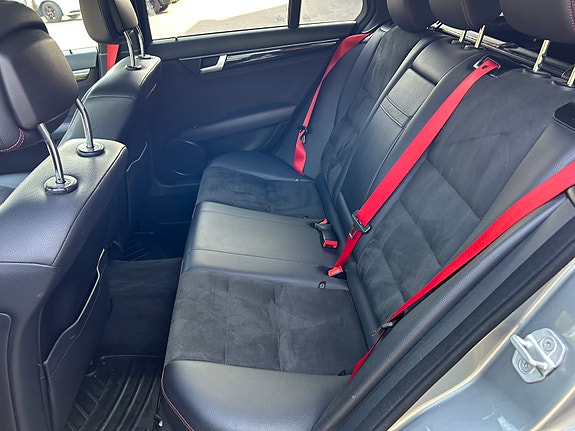 Mercedes-Benz C220 8 of 11