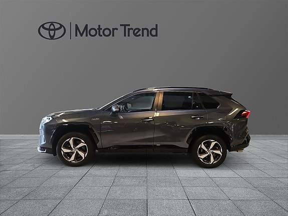 Toyota RAV4 4 of 15