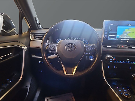 Toyota RAV4 11 of 15