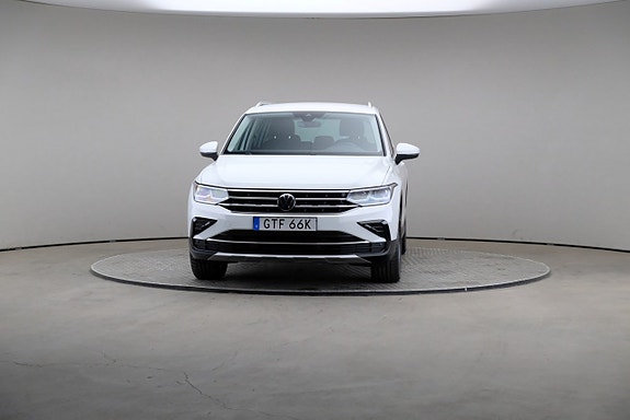 Volkswagen Tiguan 3 of 26