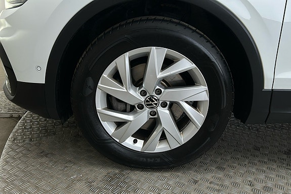 Volkswagen Tiguan 12 of 26