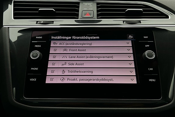 Volkswagen Tiguan 22 of 26