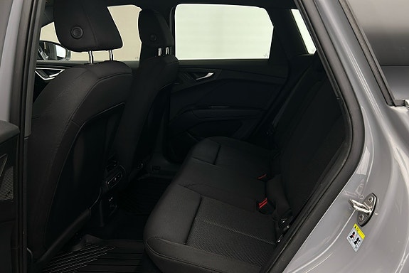 Audi Q4 e-tron 13 of 26