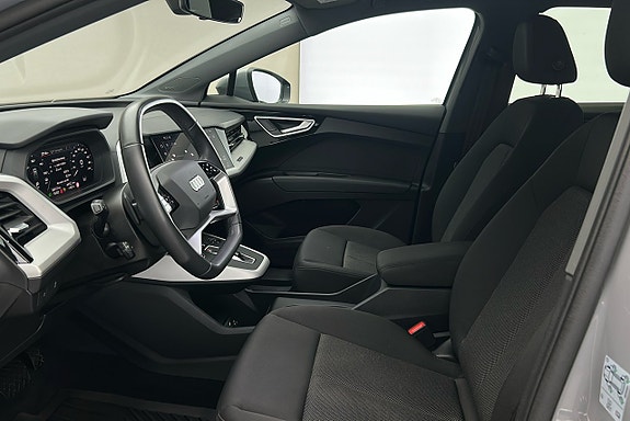 Audi Q4 e-tron 10 of 26