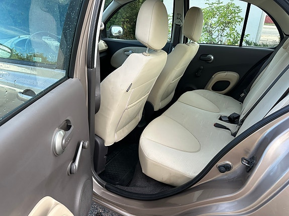 Nissan Micra 7 of 12