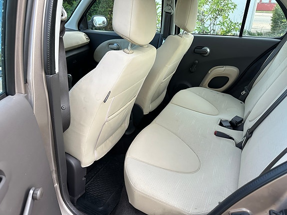 Nissan Micra 6 of 12