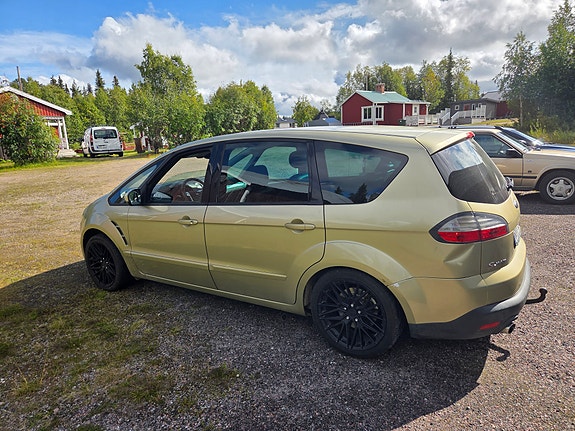 Ford S-MAX 3 of 6